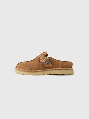 Kapcie Clarks