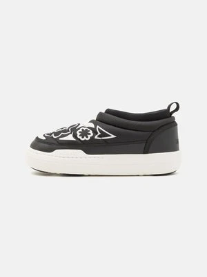 Kapcie moon boot