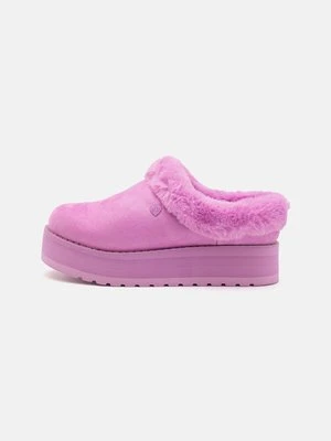 Kapcie Skechers