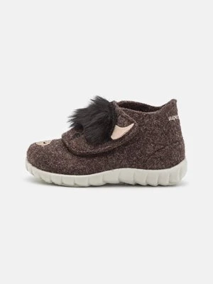 Kapcie Superfit