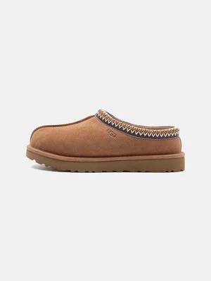 Kapcie UGG koniakowy