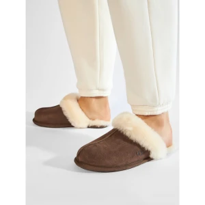 Kapcie Ugg W Scuffette II 1106872 Brązowy