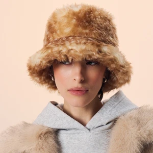 Kapelusz bucket hat z imitacji futerka House