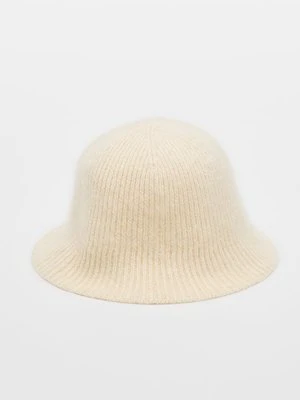 Kapelusz & Other Stories