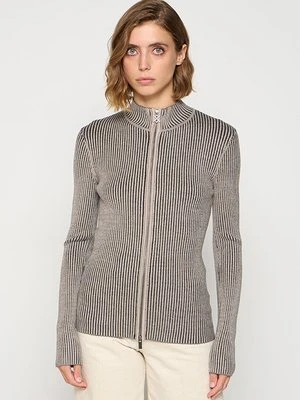 Kardigan Daily Paper