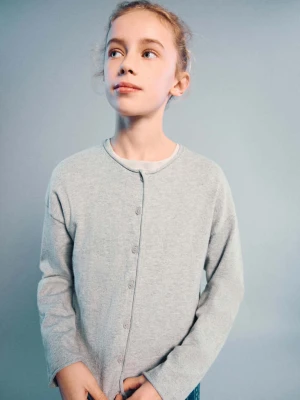 Kardigan dzianinowy z długimi rękawami jasnoszary - Dzieci - lata - MANGO KIDS