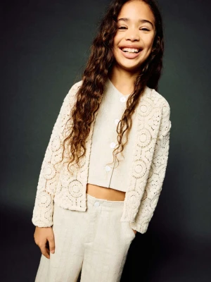 Kardigan z ażurowej dzianiny piaskowy - Dzieci - lata - MANGO KIDS