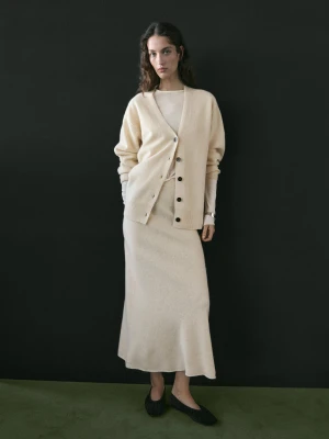 Kardigan Z Dekoltem W Serek Z Dzianiny Z Wełny I Wełny Z Alpaki - Waniliowy - - Massimo Dutti - Kobieta