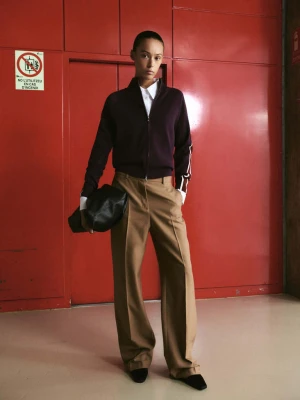 Kardigan z kontrastowymi lampasami i suwakiem winny - Kobieta - - MANGO