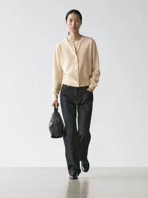 Kardigan Z Wełnianej Dzianiny Z Okrągłym Dekoltem - Waniliowy - - Massimo Dutti - Kobieta