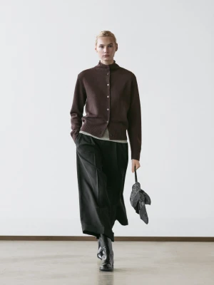 Kardigan Z Wełnianej Dzianiny Z Wysokim Kołnierzem - Czekoladowy - - Massimo Dutti - Kobieta