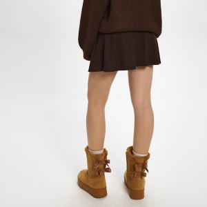 Karmelowe botki śniegowce z kokardkami House