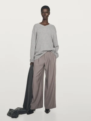 Kaszmirowy Sweter Oversize Z Dekoltem W Serek - Szary Średni - - Massimo Dutti - Female