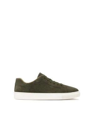 Khaki sneakersy z zamszu na białej podeszwie Kazar