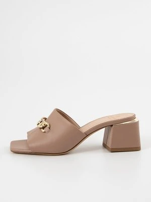 Klapki aigner
