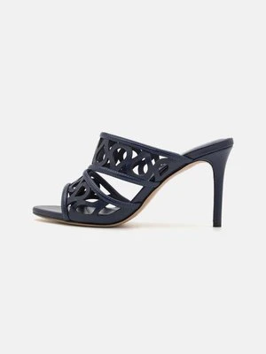 Klapki Alexandre Birman
