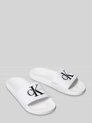 Klapki basenowe z nadruk z logo Calvin Klein Biały