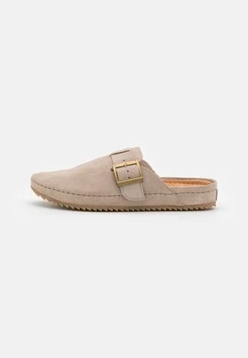 Klapki Clarks