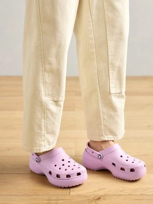 Klapki na obcasie Crocs