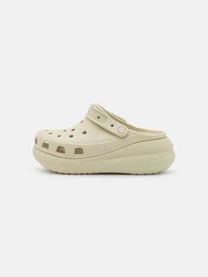 Klapki na obcasie Crocs
