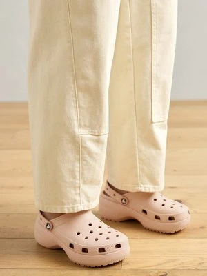 Klapki na obcasie Crocs