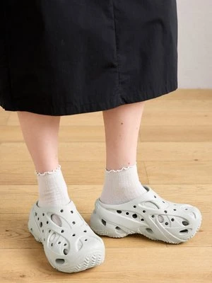 Klapki na obcasie Crocs