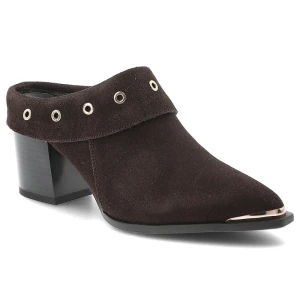 Klapki damskie S.Barski, z zamszowej skóry naturalnej z dekoracyjnymi nitami i stabilnym obcasem, brązowe, CR61-3059