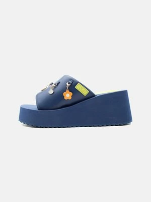 Klapki na obcasie Koi Footwear