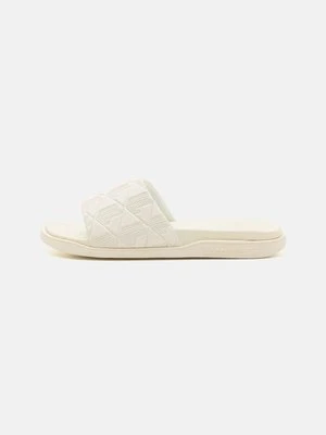 Klapki Lacoste