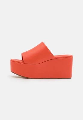 Klapki Mansur Gavriel