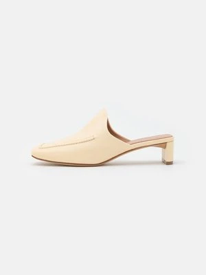 Klapki Mansur Gavriel