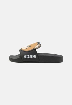 Klapki Moschino