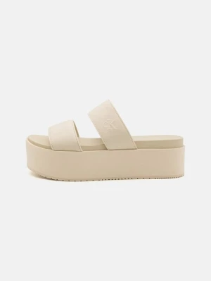 Klapki na obcasie Calvin Klein Jeans mleczny