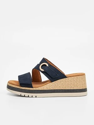 Klapki na obcasie Clarks