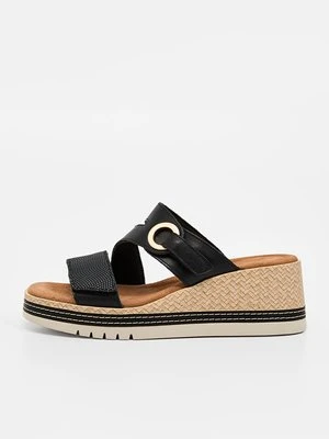 Klapki na obcasie Clarks czarny