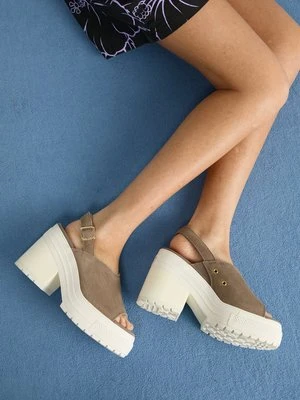 Klapki na obcasie Converse