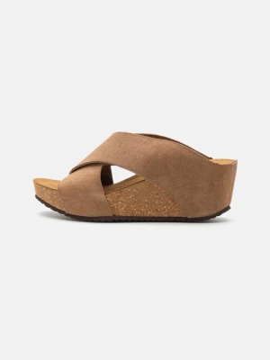 Klapki na obcasie Copenhagen Shoes beżowy