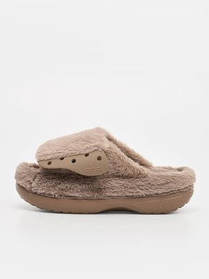 Klapki na obcasie Crocs brązowy