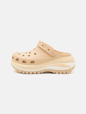 Klapki na obcasie Crocs wielbłądzi