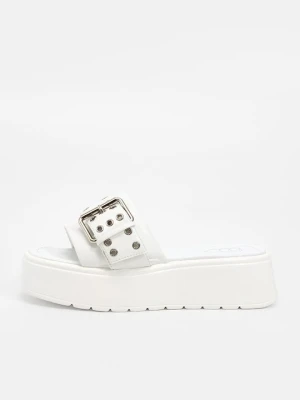 Klapki na obcasie Koi Footwear biały