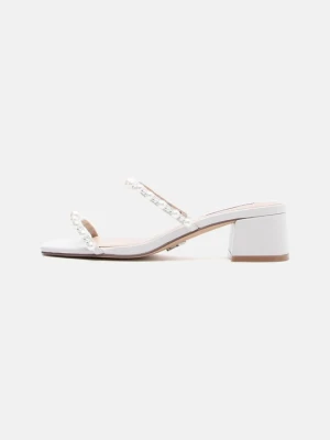 Klapki na obcasie Steve Madden mleczny