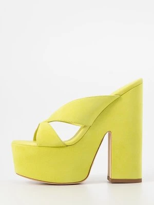 Klapki na obcasie Stuart Weitzman