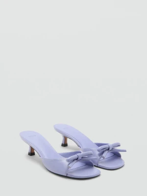 Klapki na obcasie z kokardką liliowy - Kobieta - - MANGO