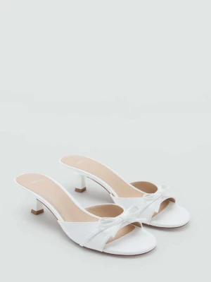 Klapki na obcasie z wiązaniem biały - Kobieta - - MANGO