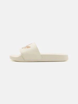 Klapki płaskie adidas Originals mleczny