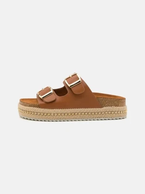 Klapki płaskie Anna Field By Zalando koniakowy