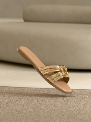 Klapki płaskie Anna Field By Zalando złoty