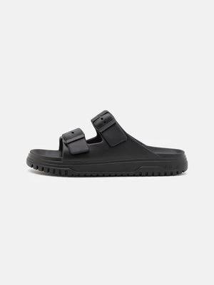 Klapki płaskie Armani Exchange