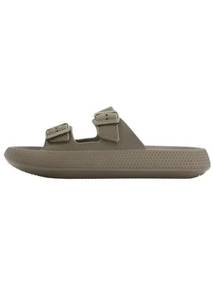 Klapki płaskie Bershka