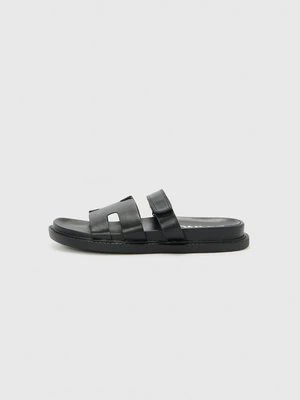 Klapki płaskie Bianco